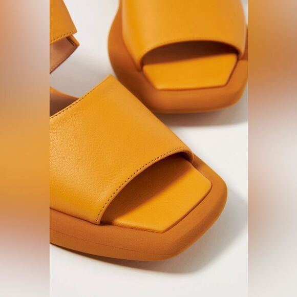 Paloma Barcelo Monochrome Sandals in Mango - Picture 3 of 6
